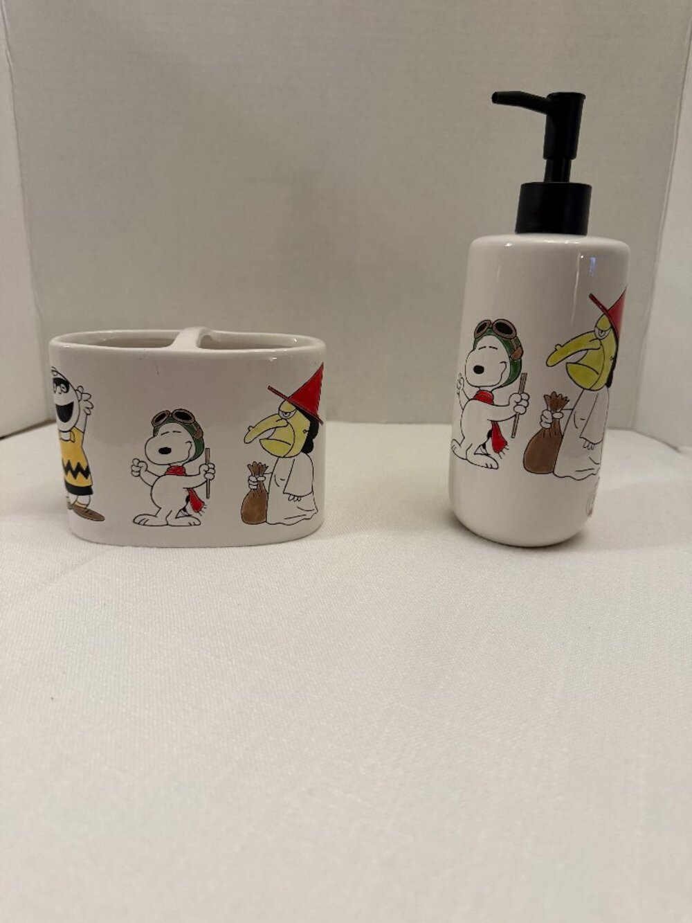 Peanuts Snoopy Charlie Brown Halloween Costumes Soap Dispenser & TBrush CHOOSE